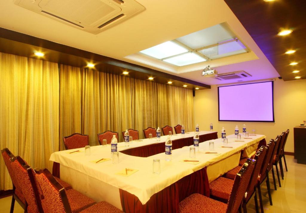 Pimpri-Chinchwad Ambience Executive酒店 商务 照片