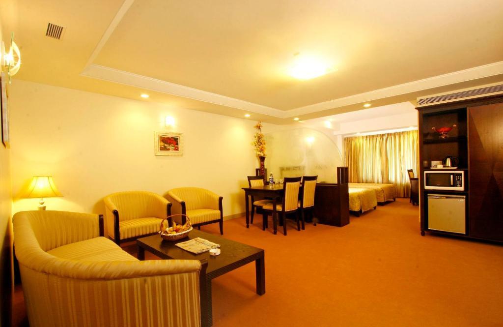 Pimpri-Chinchwad Ambience Executive酒店 客房 照片