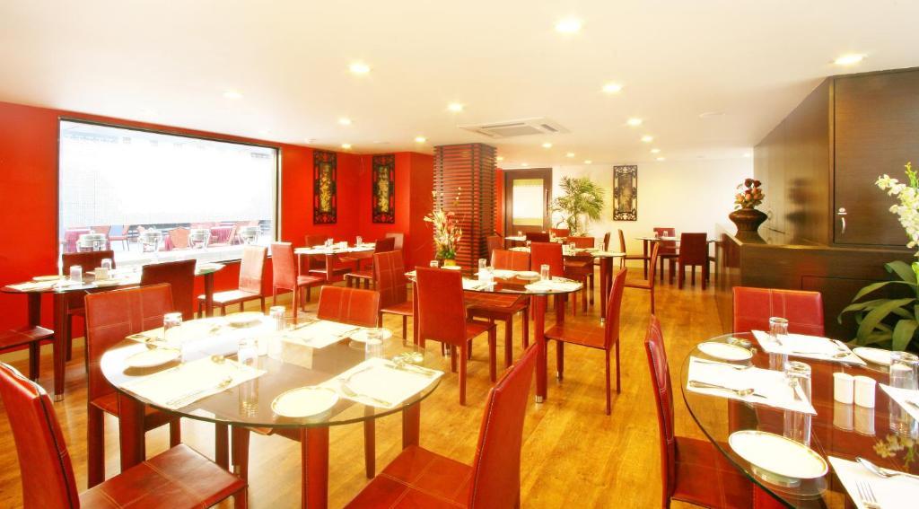 Pimpri-Chinchwad Ambience Executive酒店 餐厅 照片